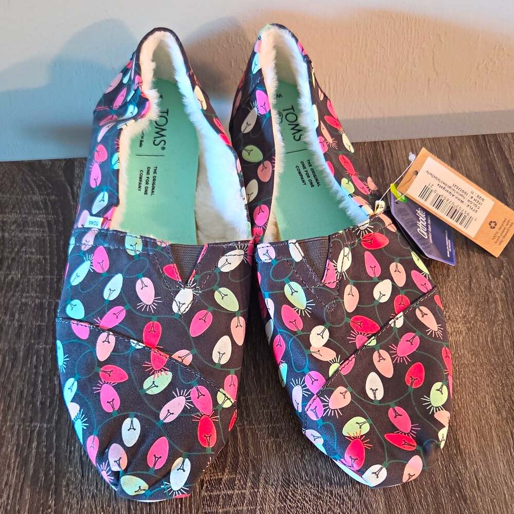 NWT TOMS Women Glow in the Dark Faux Fur Lined Alpargata Christmas Lights 11